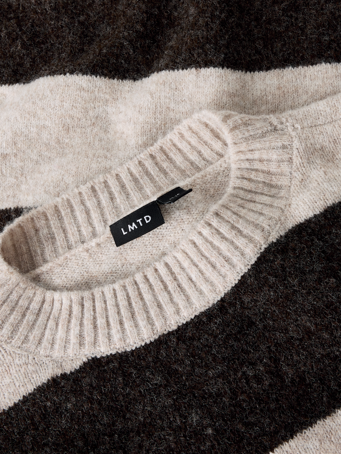 model_shot-front_full